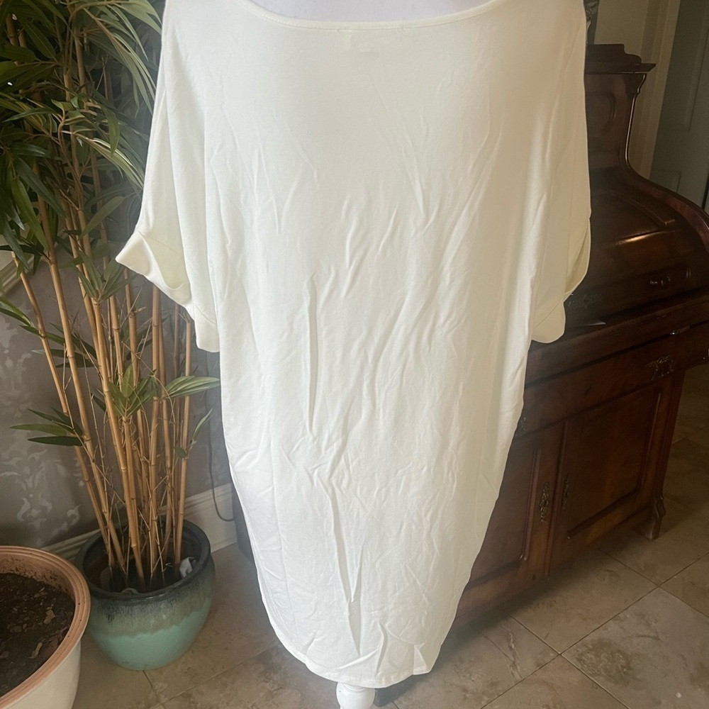 Zenana ladies top 1X. V-neck cream collar, short sleeve, super super soft. NWOT - Picture 8 of 8